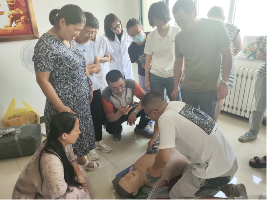 校医院开展急救知识技能培训